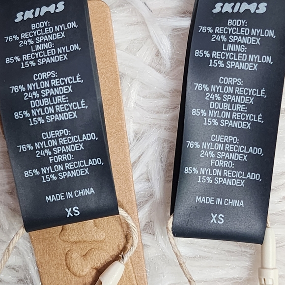 2Pcs SKIMS SWIM T-SHIRT & CHEEKY TANGA BOTTOMS/NWT/ONYX/XS/ NWT - Picture 9 of 11